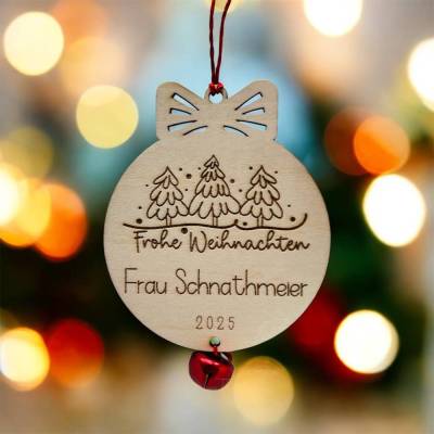 Personalisierte Weihnachtsanhänger aus Holz mit Glöckchen – Frohe Weinachten mit Name, Weihnachtsgeschenk