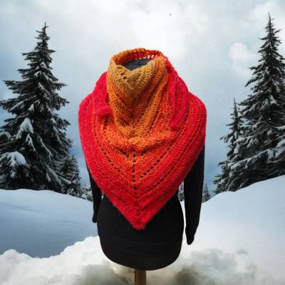 Luxuriöses handgehäkeltes Dreiecktuch „Drachenzunder Alpaka“ – Unikat aus Alpakawolle, ca. 170cm x 120cm