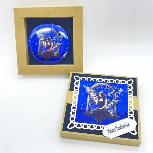 Gothic Taschenspiegel Fee – Mystischer Button als Weihnachtsgeschenk, personalisiert & einzigartig