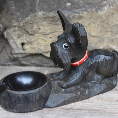 Art Deco Raucherset Scotchterrier geschnitzt – Vintage Holzhandwerk, Kunstgewerbe, Tobacciana