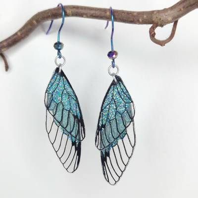 Glitzernde Feenflügel-Ohrringe mit hypoallergenen Niob-Ohrhaken - türkis - handgemacht