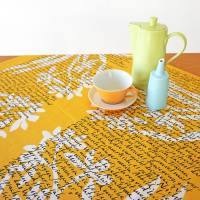 NARZISS UND ECHO von Ovid, Tischdecke Furoshiki aus Bio-Baumwolle, Narzissen gelb weiß