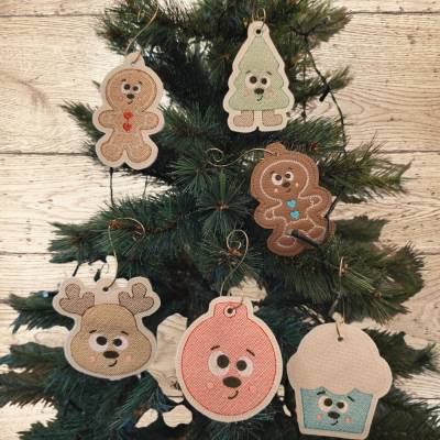 Stickdatei Weihnachten Baum-Geschenk-Anhänger Set 25116 ITH – 6 festliche Motive für Weihnachtsanhänger & Geschenkanhänger