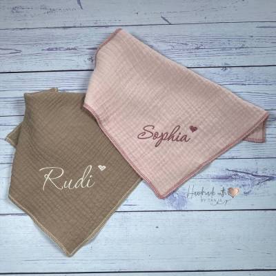 Musselintuch mit Namen & kleinem Herz bestickt I Spucktuch in 2 verschiedenen Größen wählbar - viele Farben