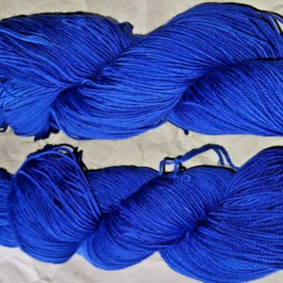 Handgefärbte Merino Sockenwolle High-Twist 400 – 100% Merino, 4-fädig, superwash, weich & einzigartig