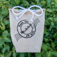 North Pole Poststempel Stickdatei 12-14x18cm – Magische Weihnachts-Stickvorlage mit Rentierschlitten Bild 8