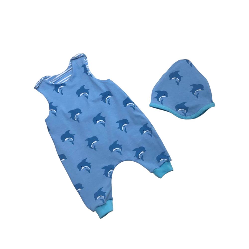 2 tlg. Baby Set mit Delfinen // Set für Babys aus Wendemütze und Strampler für Jungen bis Gr. 80 Bild 1