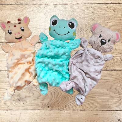Stickdatei Frosch Teddy Giraffe Schnuffeltuch Set ITH – Liebevoll & vielseitig