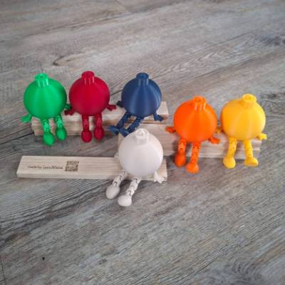 Weihnachtskugel Kantensitzer /Christbaumkugel mit Wackelbeinen / Deko / Kleine Weihnachtskugel / Geschenkidee