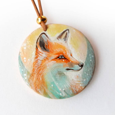 Krafttier-Amulett Fuchs, handbemalter Anhänger in friedvollen Pastelltönen