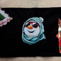 Schneemann Stickdatei cool Color Lichteffekt 10x10cm – Modernes Winter-Stickmuster für schwarze Stoffe Bild 2