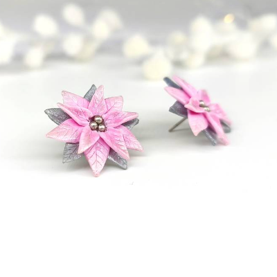 Rosa Weihnachtsstern Ohrstecker, Ohrringe aus Polymer Clay, Weihnachts Ohrringe, festliche Ohrringe