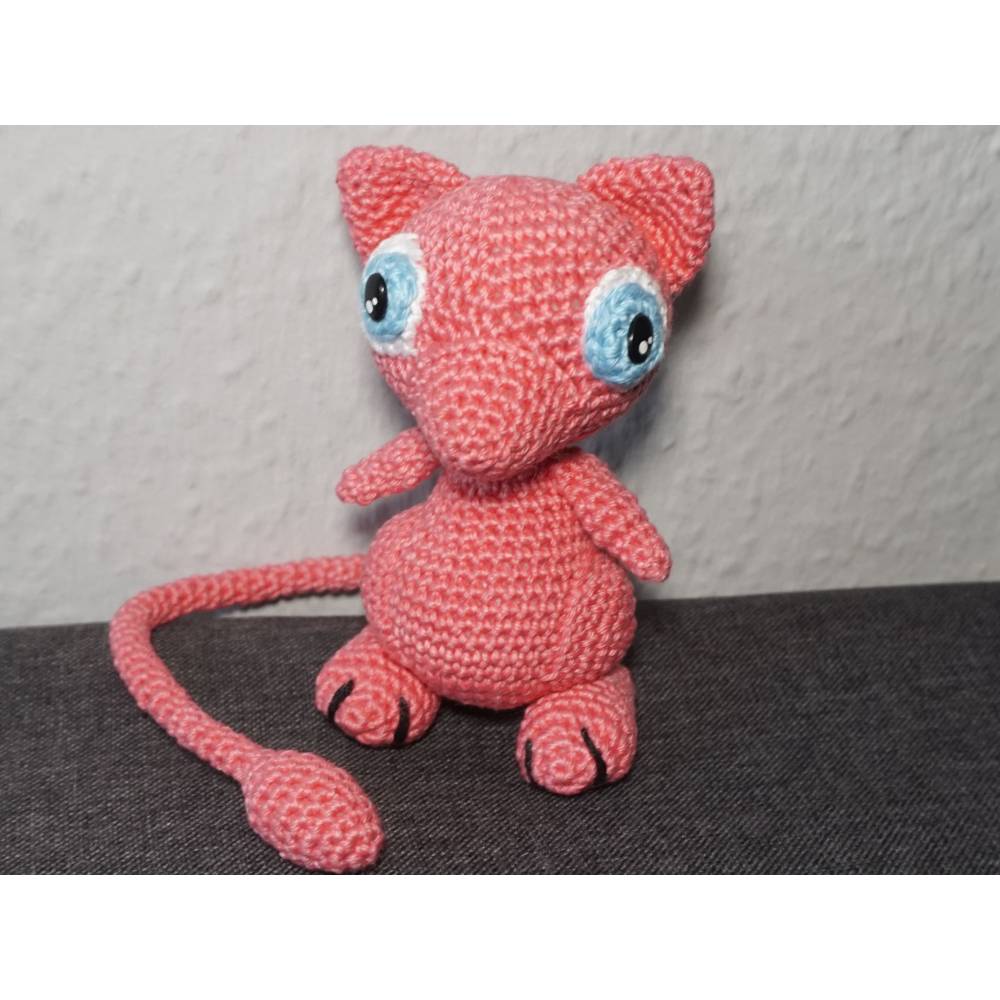 Häkelanleitung für das Baby Mew Bild 1