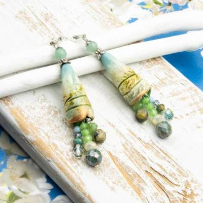 Lässige florale Ohrringe aus Keramik & Glasperlen – Geschenkidee für Geburtstag & Weihnachten – Grün