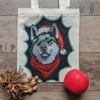 Husky Santa Stickdatei mit Lichteffekt – 24-26*15-16cm, JEF 20*17cm Winterliches Stickmuster für schwarze Stoffe Bild 5