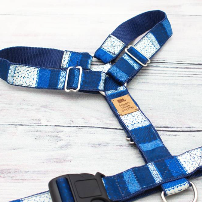 Hundegeschirr FROST HARBOR – maritimes Design in Blau & Weiß, Streifenmuster, verstellbar, nordisch