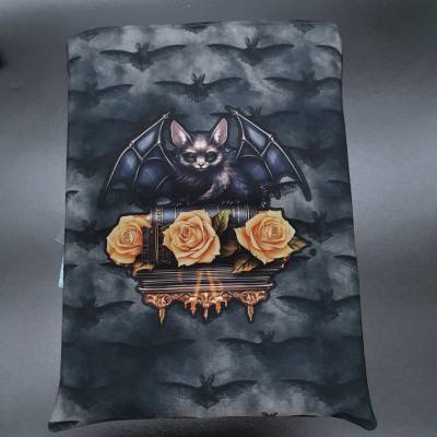 Düster-romantische Buchhülle „Fledermaus“ – perfekt für Vampirgeschichten