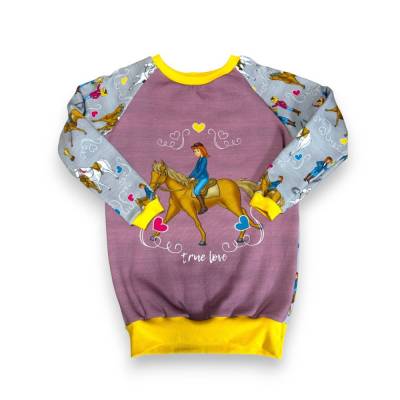 Handmade Winter Pullover mit Bibi und Tina Größe 116 // Kleidung von Bibi und Tina // Kuscheliger Pulli