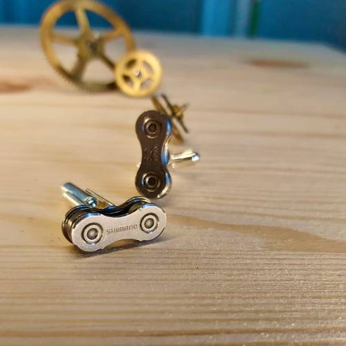 Manschettenknöpfe aus recycelten Fahrradketten – Einzigartiges Geschenk für Radfahrer