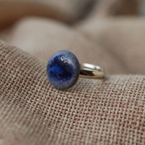 Keramikring Dunkelblau – Handgefertigter Damenring, Unikat von TonArts