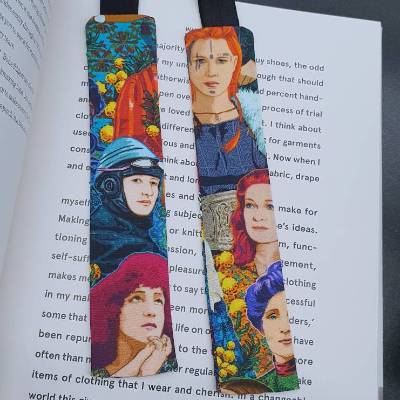 Lesezeichen „Auf geht’s, Frauen!“ mit Frauenporträts