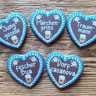 1 Herzbutton mit Lebkuchenmotiv und Spruch nach Wahl, ca. 57 x 54 mm