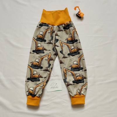 Mitwachshose Pumphose 92/98 Baggerzeit – Handmade Kinderhose aus Jersey, bequem & dehnbar