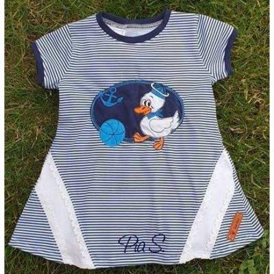 Ente mit Mütze, Wasserball und Anker,  Doodle / Stickdatei - 129,3 x 179,6mm