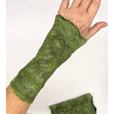 Armstulpen grün aus Wolle und Seide, Größe M, Pulswärmer für den Winter, Manschetten zum Aufpeppen der Kleidung, Stulpen