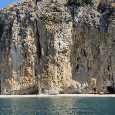 Strand zwischen Palinuro und Sapri in Kalabrien – mediterranes Küstenmotiv als digitaler Download