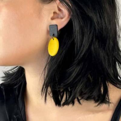 Ohrringe aus Leder / Gelb – Schwarz