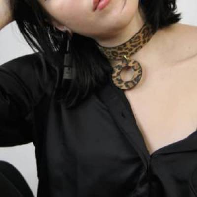 Handgefertigtes Lederhalsband Animal Print – Statement-Accessoire aus Echtleder