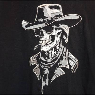 Skelett Cowboyhut Lichteffekt Stickdatei 20x26-30cm, 21*40cm EXP – Totenkopf Cowboy für schwarze Stoffe
