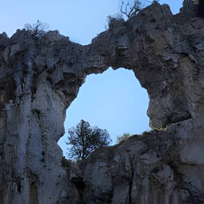 Natürlicher Felsdurchbruch in Kalabrien – fotografisches Wandmotiv als digitaler Download