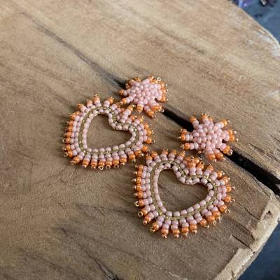 Ohrhänger Frida No 2 Handgefertigter Herz Ohrschmuck in Lachs|orange metallic
