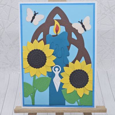 Grußkarte Litha | Handgefertigte Karte zum Jahreskreisfest | Mit Sonnenblumen, Schmetterlingen & brauner Triquetra
