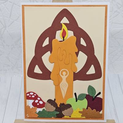 Grußkarte Mabon | Handgefertigte Karte zum Jahreskreisfest | Mit Triquetra, Äpfeln, Eicheln & lachsfarbener Göttin