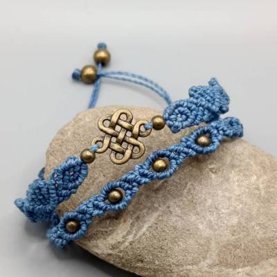 Makramee Armband 2in1 in denimblau mit bronzefarbenen Metallelementen