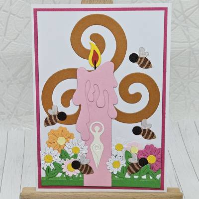 Grußkarte Beltane | Handgefertigte Karte zum Jahreskreisfest | Mit Bienen, Blumen, Triskele & cremefarbener Göttin