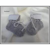 Babysocken für Neugeborene, handgestrickt aus Wolle (Merino) Bild 1