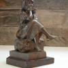Die Mädchen Skulptur aus Bronze ist ca. 15 cm hoch plus Sockel aus Marmor mit ca. 1,5 cm. Die Figur ist signiert mit: M. Lindenberg. Bild 4