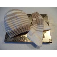 Neugeborenenset gestrickt, Mütze und Socken aus Wolle (Merino) Bild 1