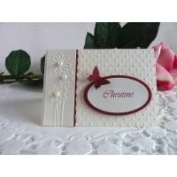 Tischkarte/Platzkarte zur Hochzeit in cremeweiß/weinrot mit Namensschild Bild 1