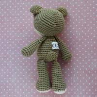 Häkelspielzeug Tierbaby Bär Teddy hellbraun aus Baumwolle Handarbeit Bild 3