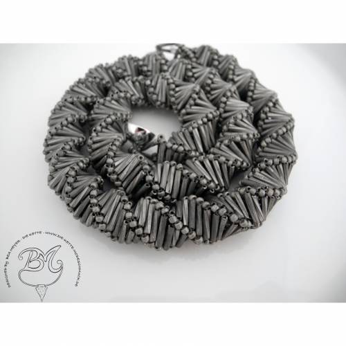 Collier in Grau Matt