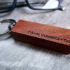 Schlüsselanhänger aus Holz "Fahr vorsichtig" mit Wunschtext auf Rückseite Bild 4