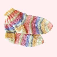 Handgestrickte Socken für Kinder aus hochwertiger Wolle Bild 1