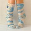 handgestrickte Socken, Strümpfe Gr. 42/43, Damensocken und Herrensocken in hellblau mit natur, Einzelpaar Bild 4