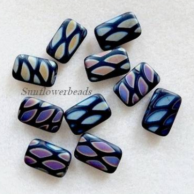8 flache große Glasperlen, rechteckig, schwarz matt mit buntem Muster