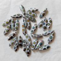 30 Glasdagger Daggerperlen, weiß alabaster mit peacock Muster Bild 1